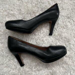 Clarks Black Leather Comfort Platform Pumps Office Career Heels Size 7.5